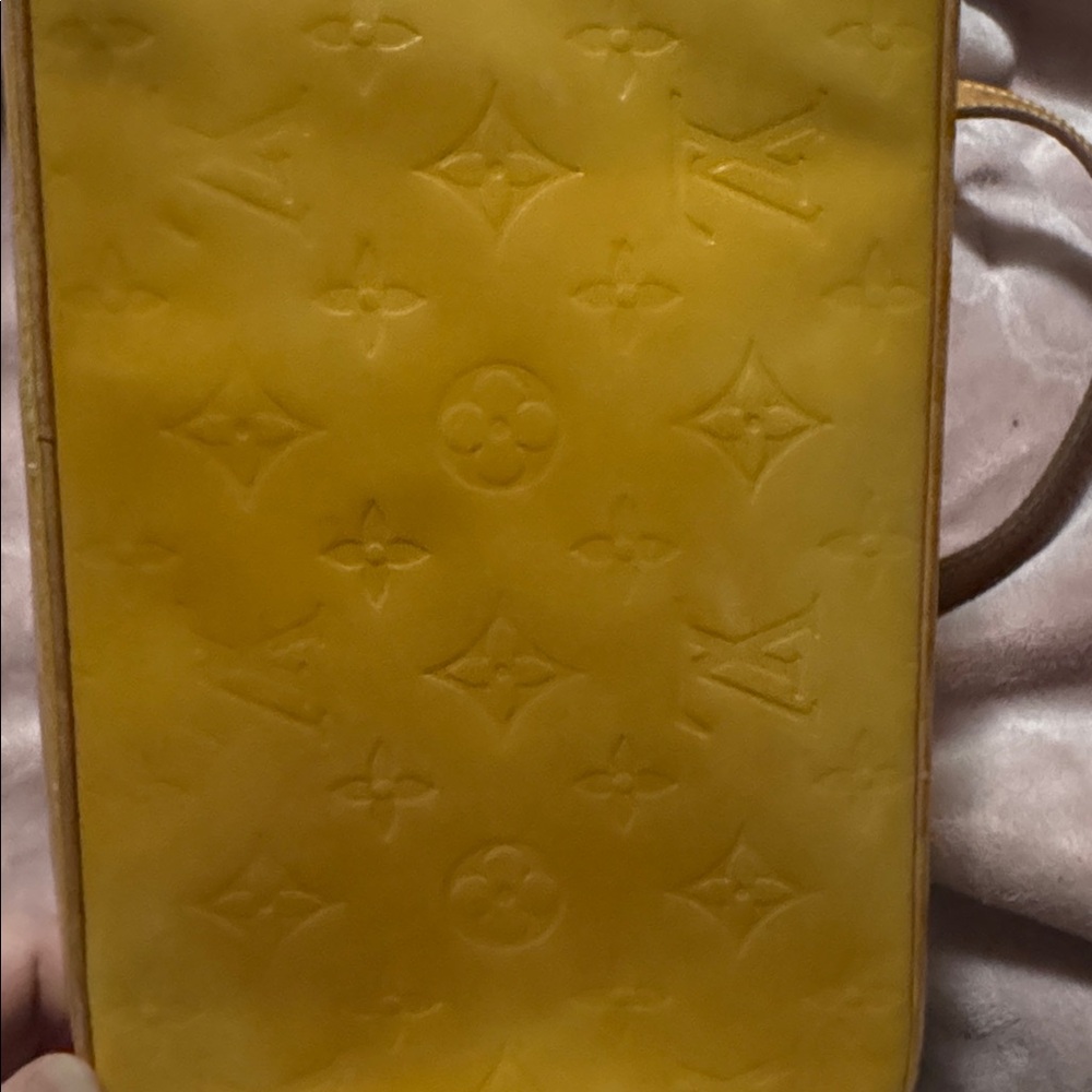 Louis Vuitton yellow/gold Vernis Tote - Picture 8 of 12
